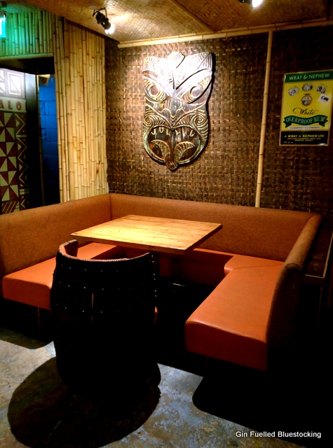 Cocktail Tiki Bar