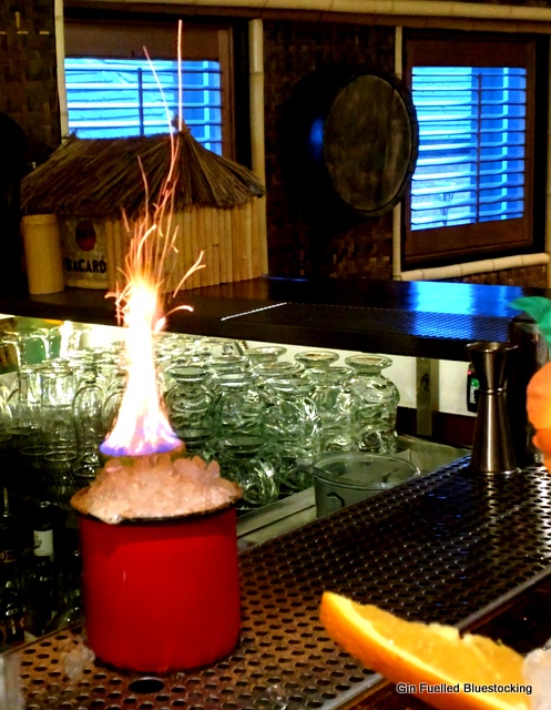 Cocktail Tiki Bar